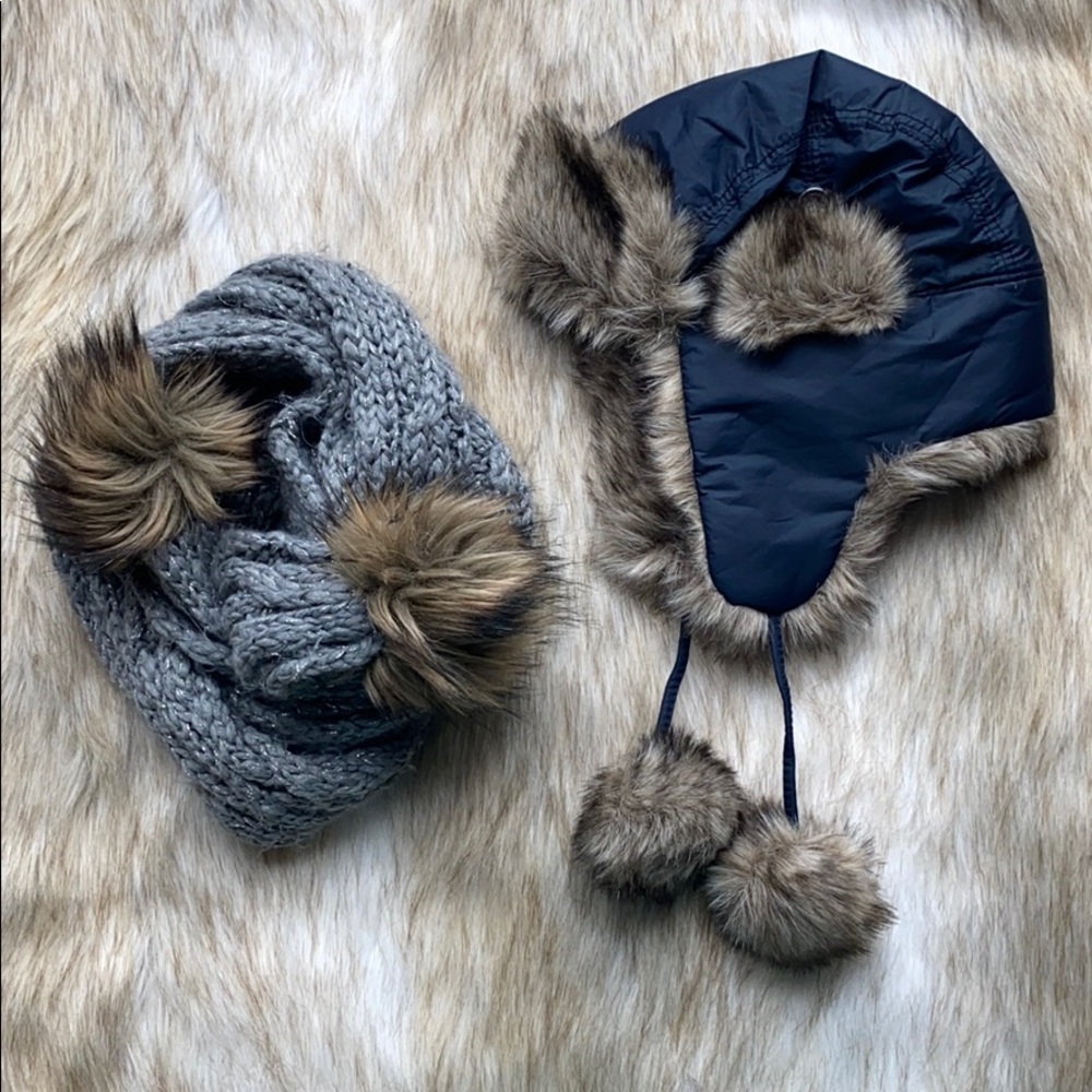 Abercrombie & Fitch Hollister Faux Fur Pom Pom Hat Scarf Set